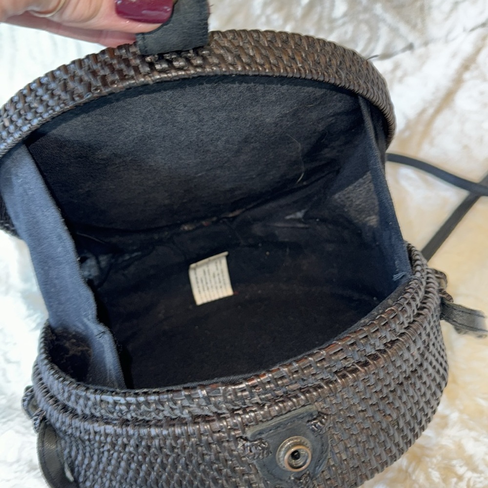 Street level Crossbody - Picture 4 of 4